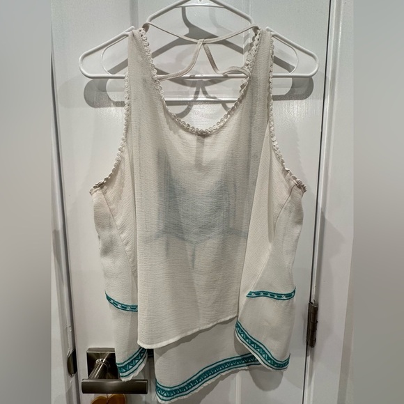 GUC. XXL White Summer Top. - Picture 8 of 9